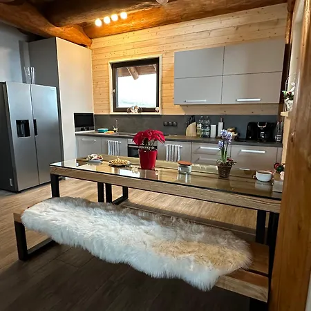 Zrub Santa Monica בקתה Banská Štiavnica