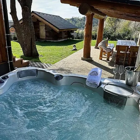 Zrub Santa Monica * Banská Štiavnica